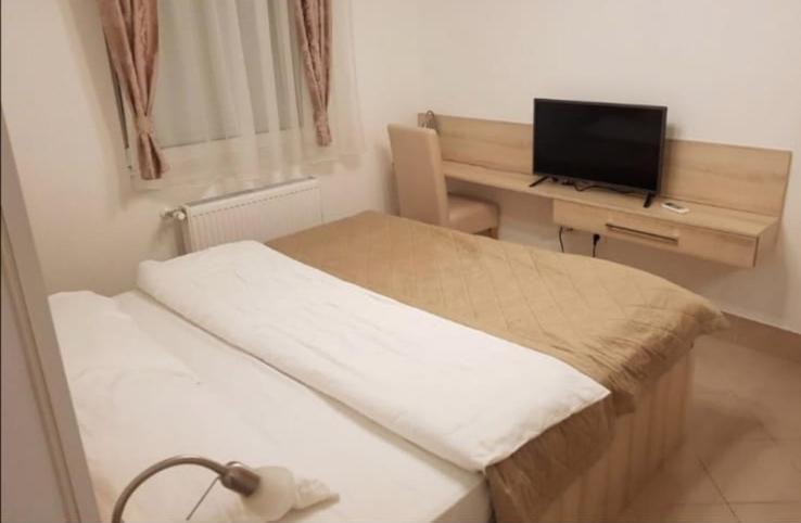 Royalwings Apartman Jagodina Extérieur photo