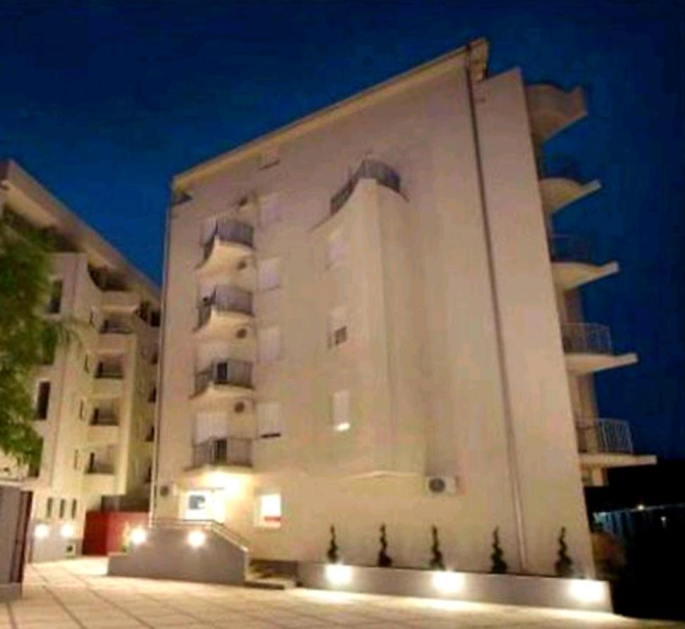 Royalwings Apartman Jagodina Extérieur photo