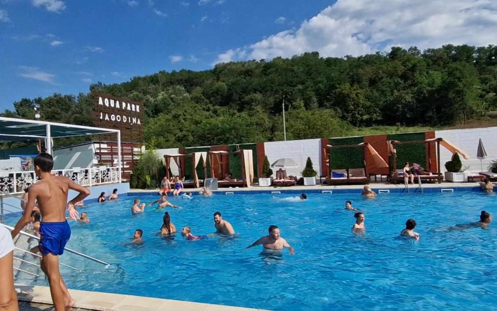 Royalwings Apartman Jagodina Extérieur photo